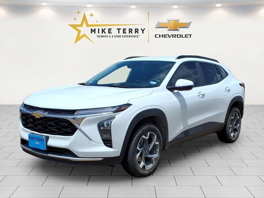 2025 CHEVROLET Trax