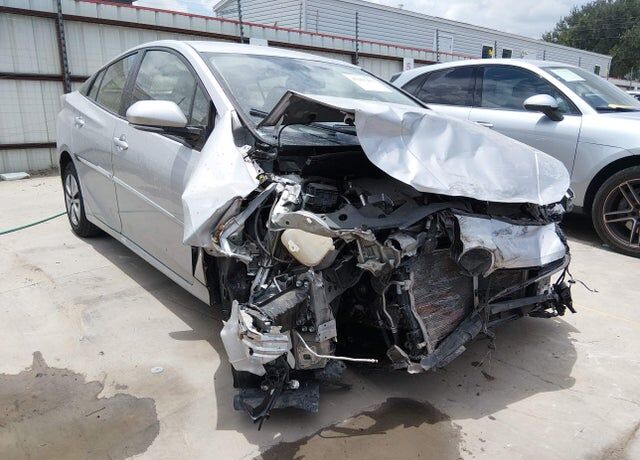 2016 TOYOTA PRIUS