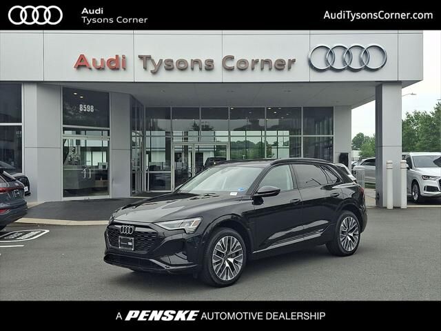 2024 AUDI Q8