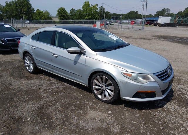 2010 VOLKSWAGEN Passat