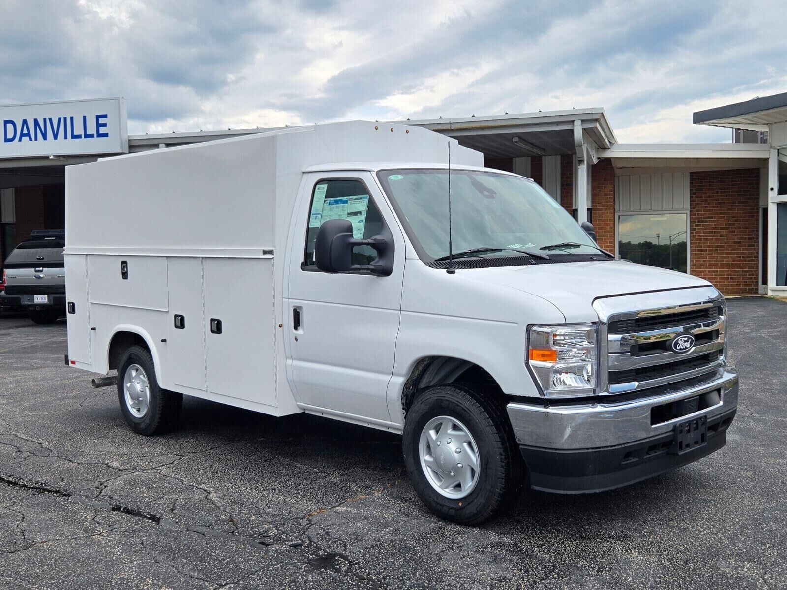 2026 FORD E-350