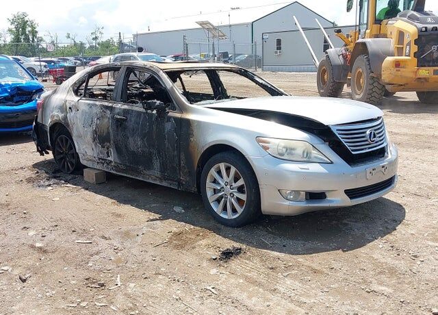 2010 LEXUS LS