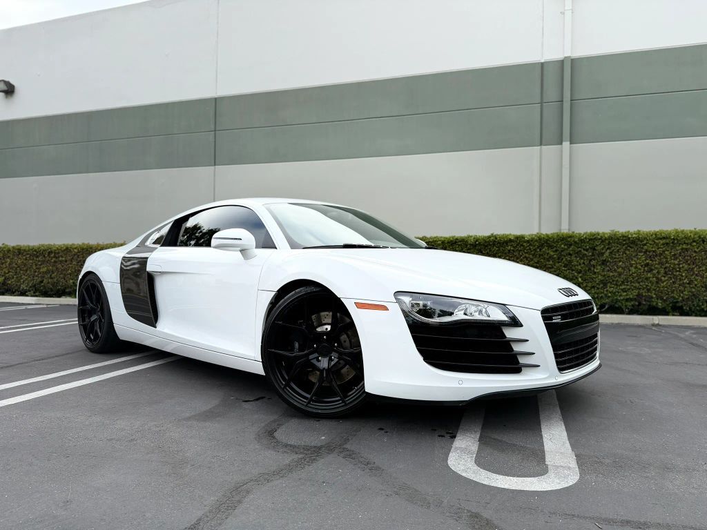 2012 AUDI R8