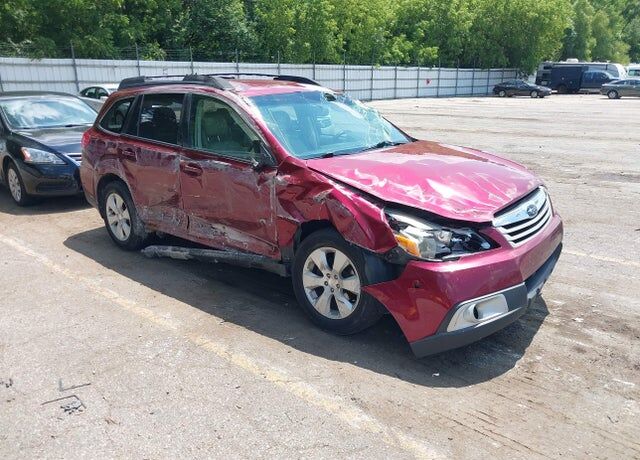2011 SUBARU Outback