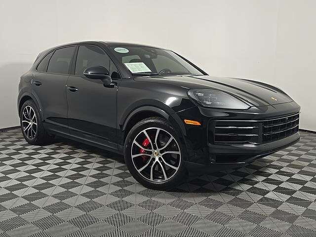 2024 PORSCHE Cayenne