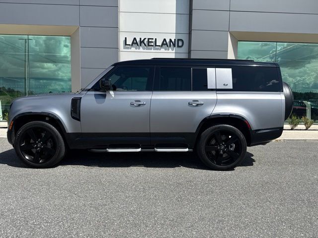 2024 LAND ROVER Defender