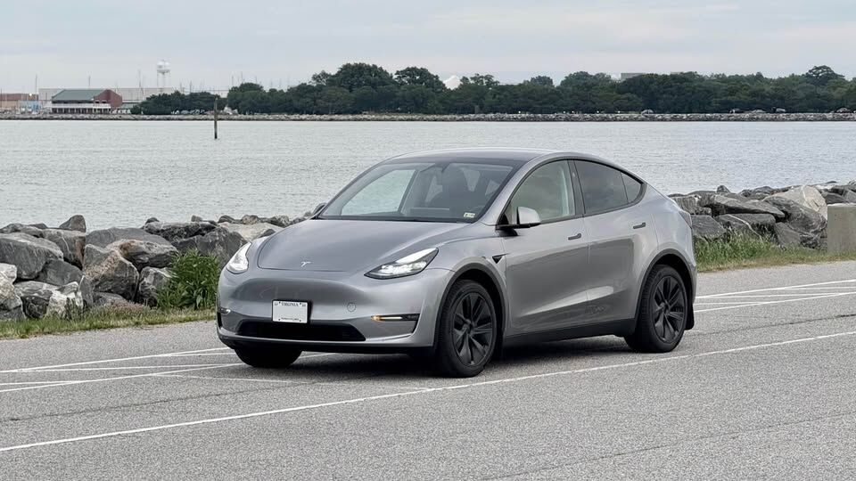 2024 TESLA Model Y