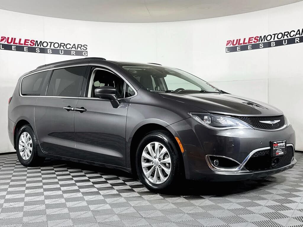 2019 CHRYSLER Pacifica