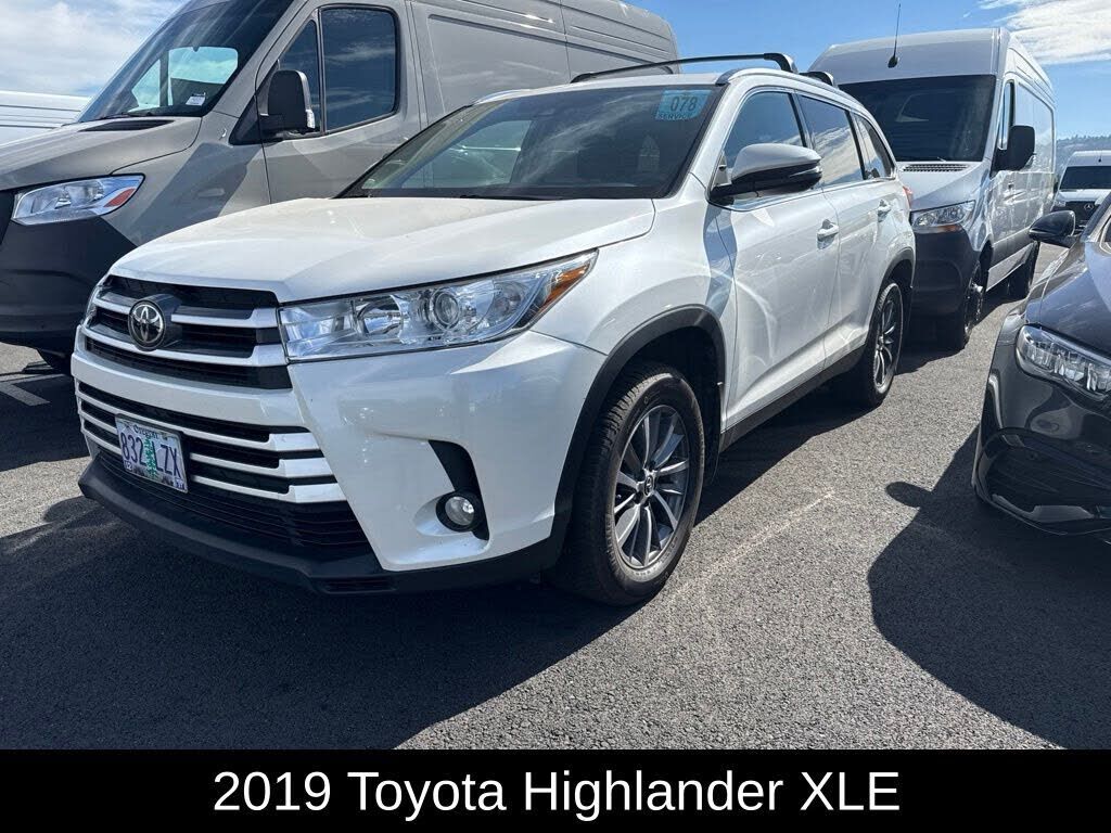 2019 TOYOTA Highlander