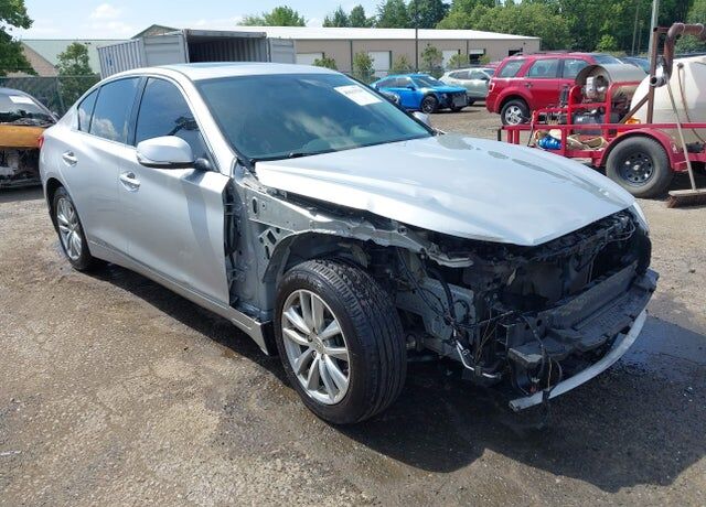 2015 INFINITI Q50