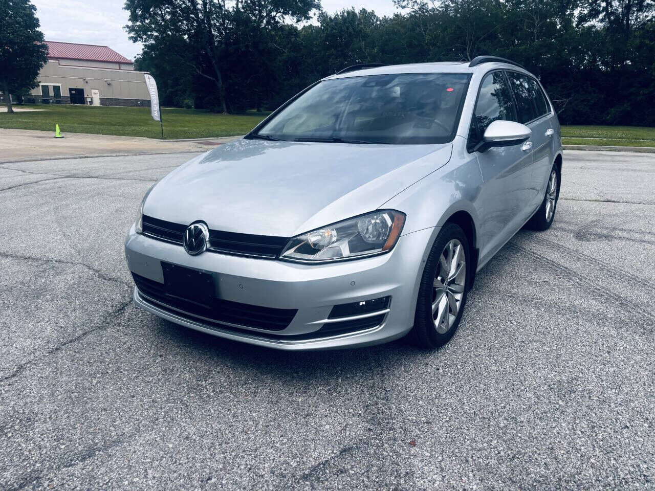 2016 VOLKSWAGEN Golf SportWagen