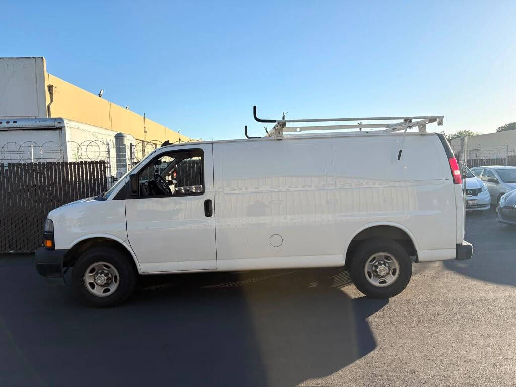 2022 CHEVROLET Express