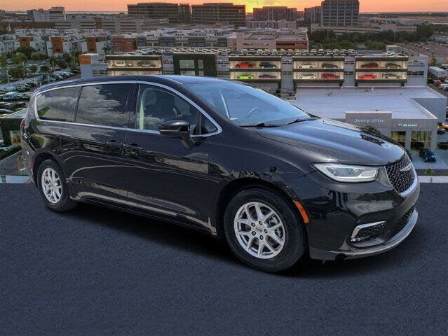 2023 CHRYSLER Pacifica