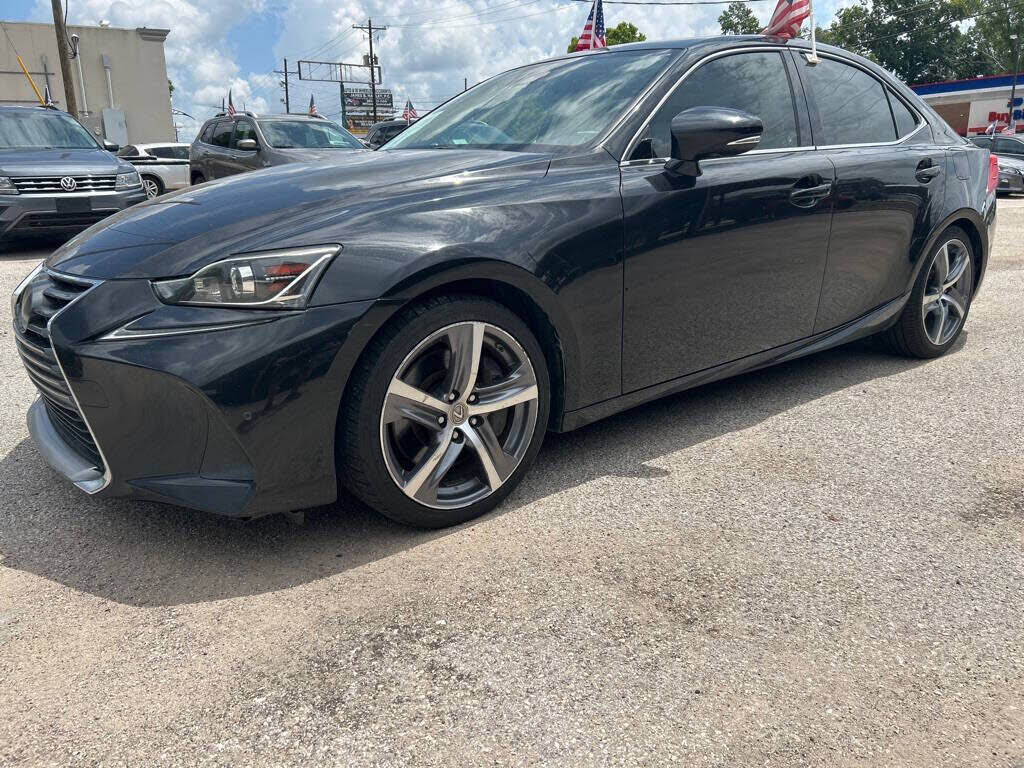 2017 LEXUS IS