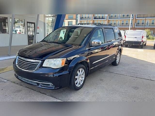 2011 CHRYSLER Town and Country