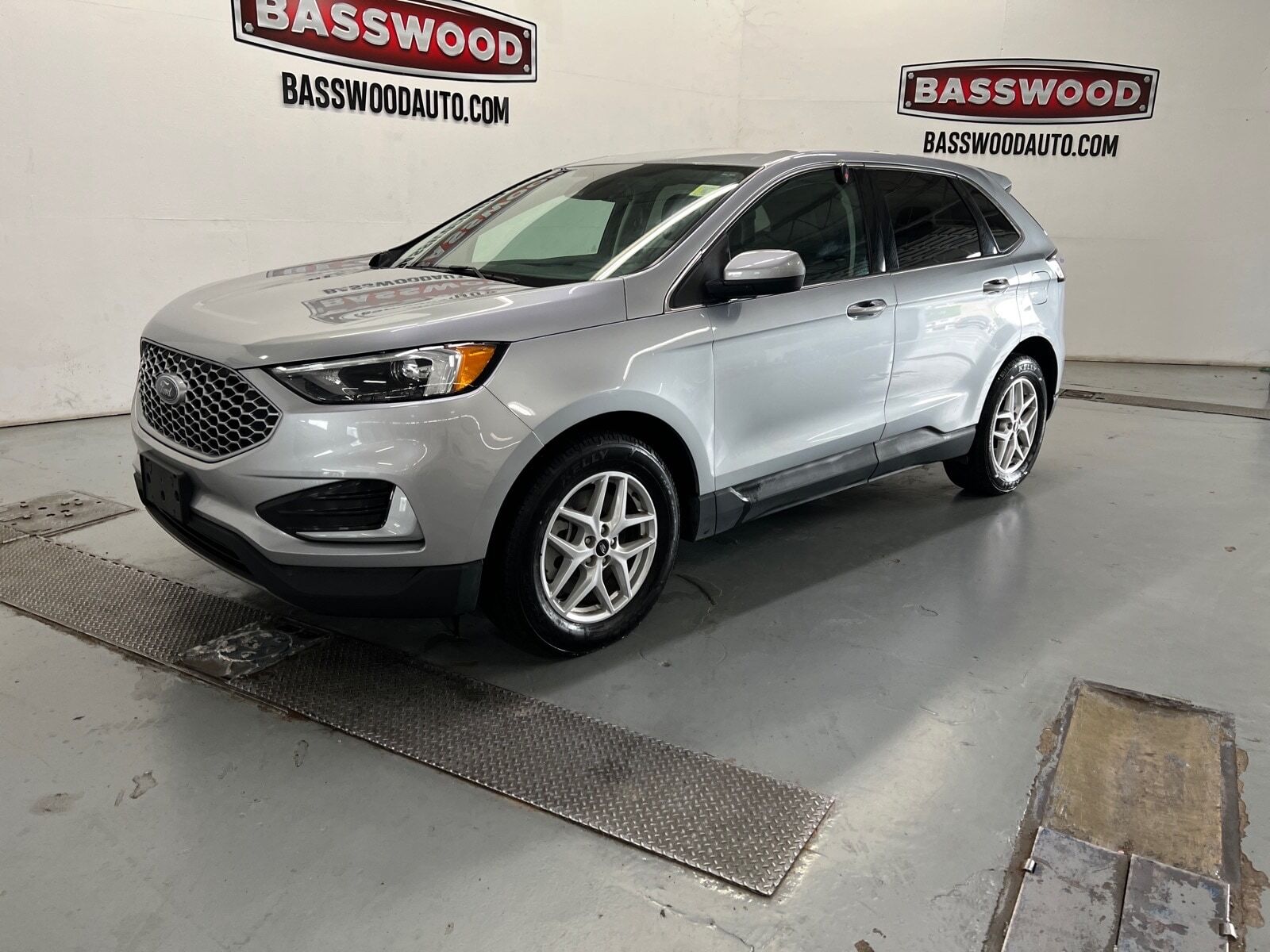 2024 FORD Edge