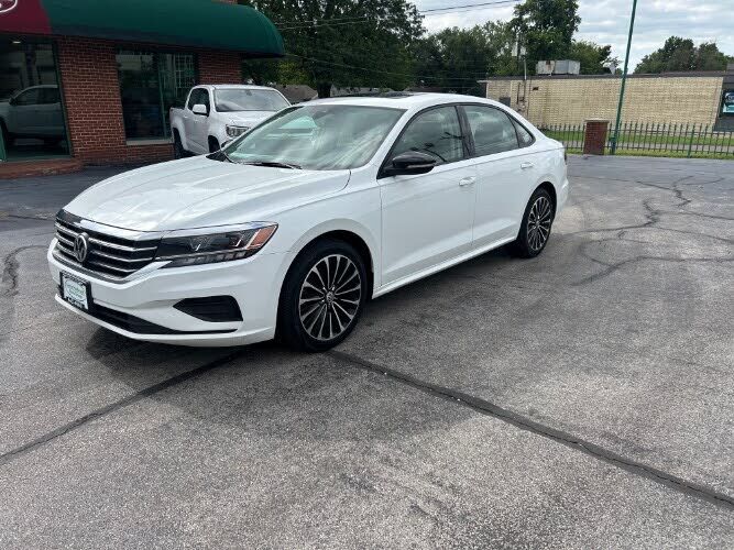2022 VOLKSWAGEN Passat