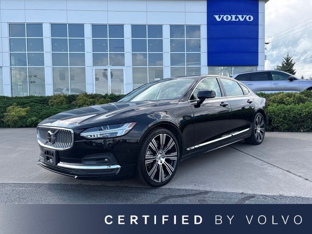 2023 VOLVO S90