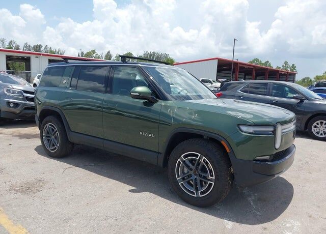 2025 RIVIAN R1S