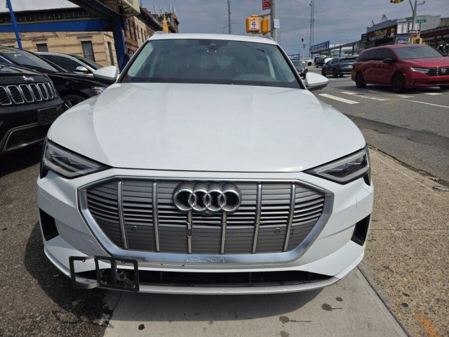 2019 AUDI e-tron