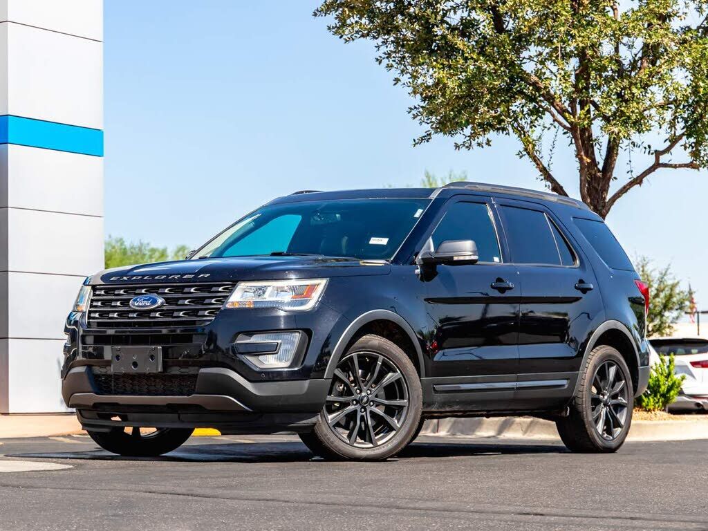 2017 FORD Explorer