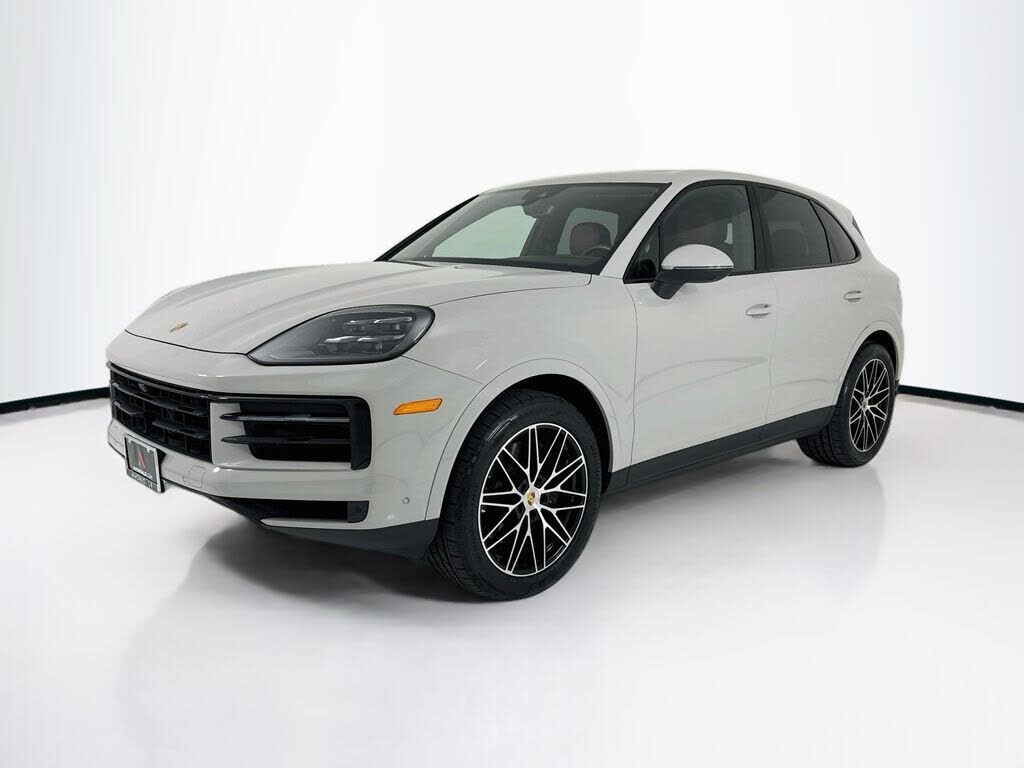 2024 PORSCHE Cayenne