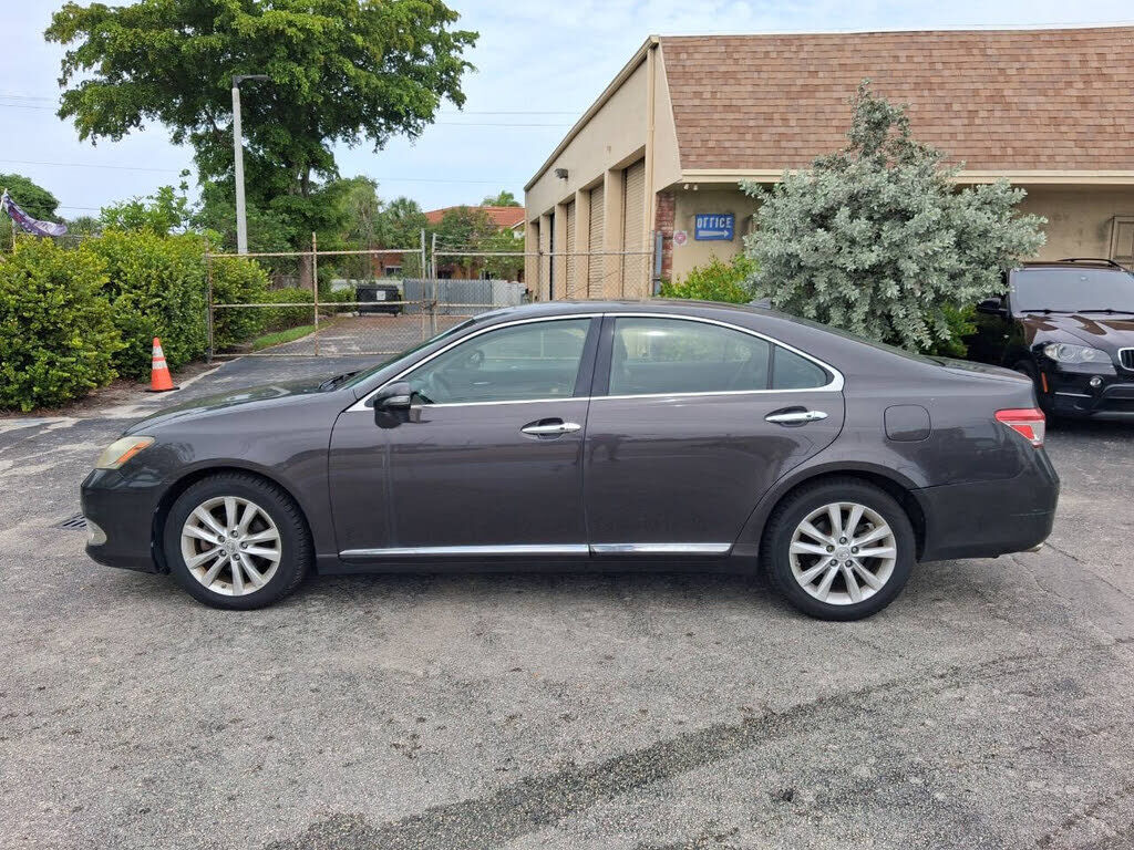 2011 LEXUS ES