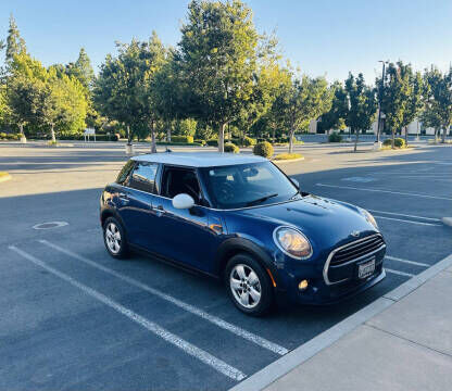 2017 MINI Cooper