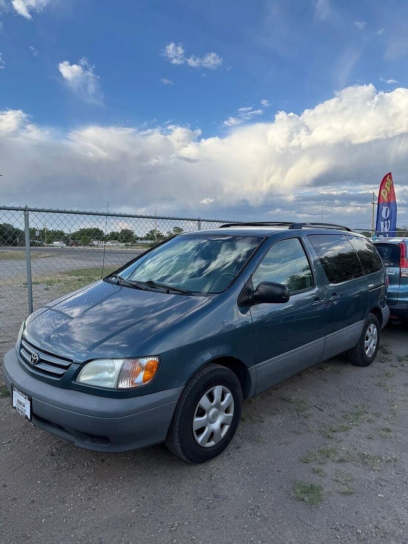2001 TOYOTA Sienna