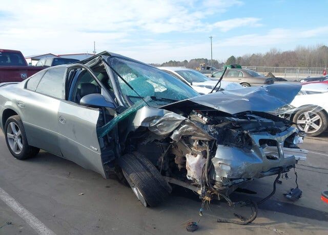 2005 PONTIAC Bonneville