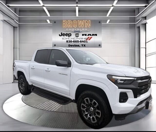 2025 CHEVROLET Colorado