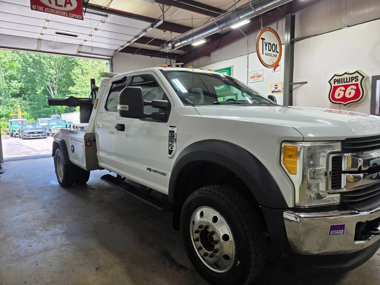 2017 FORD F-550