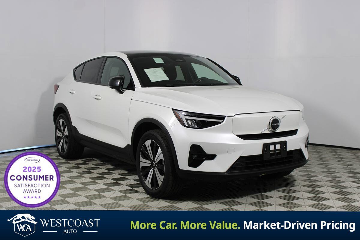 2023 VOLVO C40