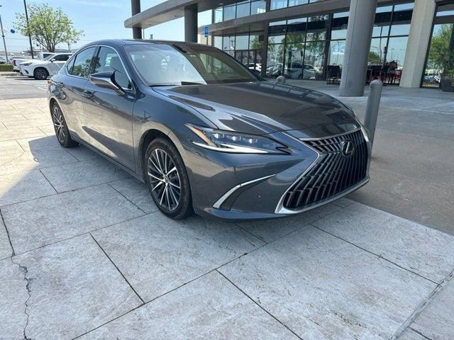 2025 LEXUS ES