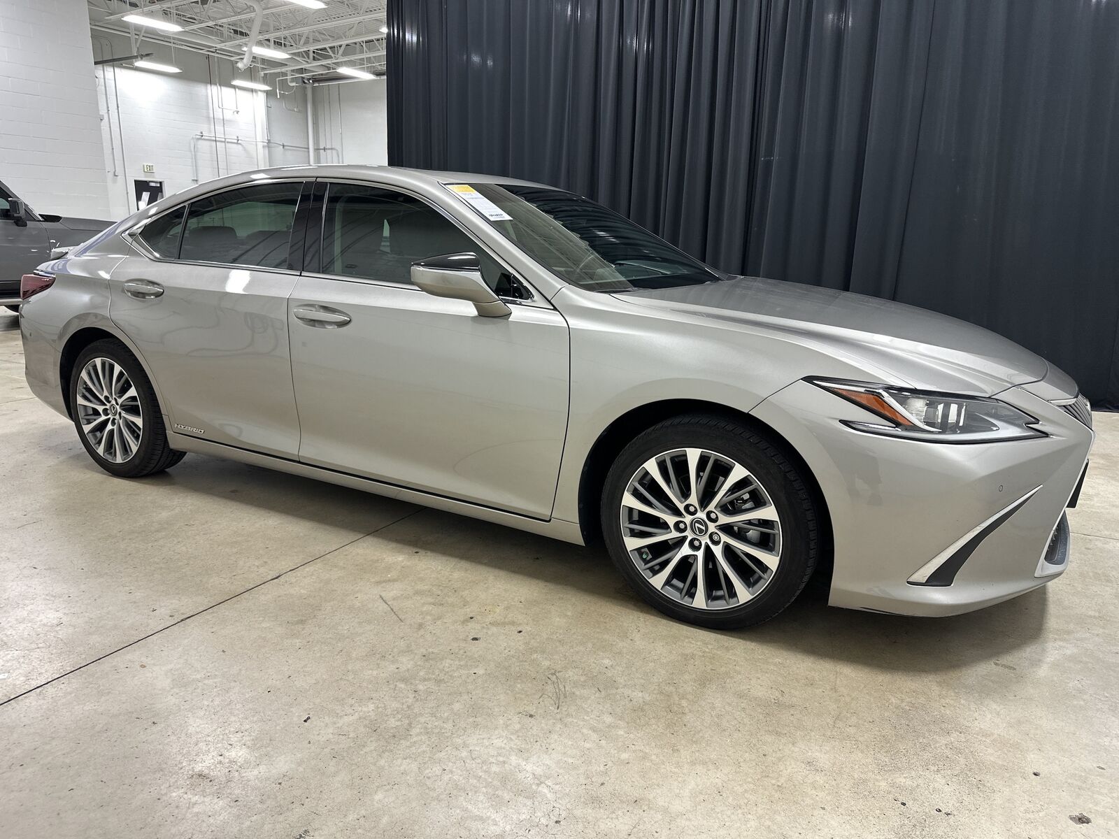 2020 LEXUS ES