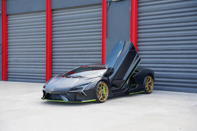2024 LAMBORGHINI Revuelto