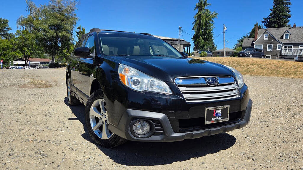 2013 SUBARU Outback