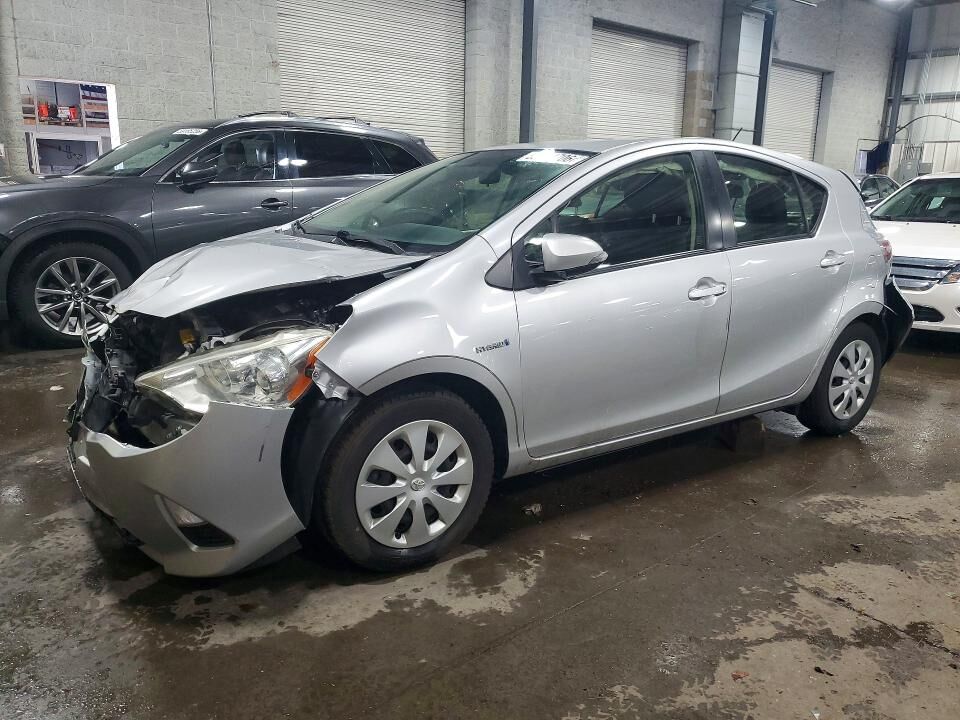 2014 TOYOTA Prius