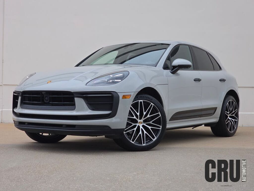 2024 PORSCHE Macan