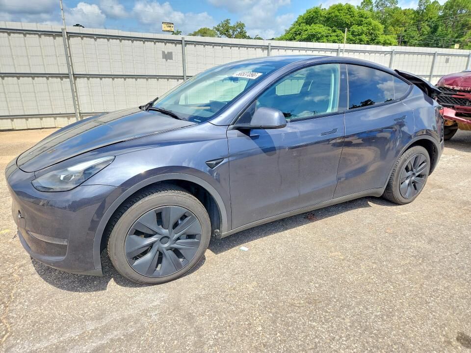 2024 TESLA Model Y