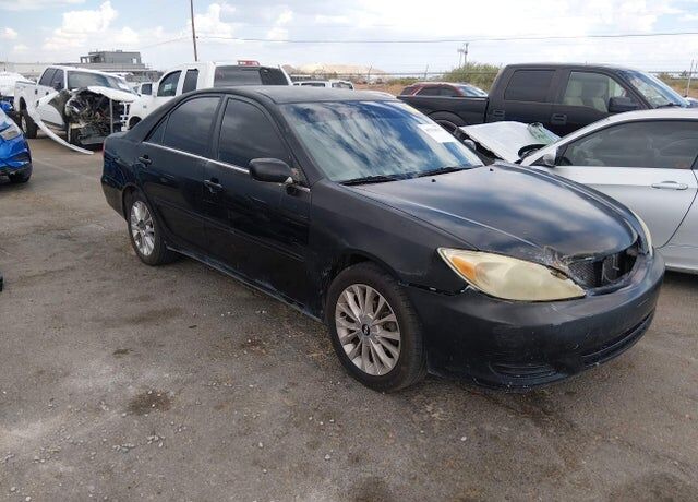 2004 TOYOTA Camry