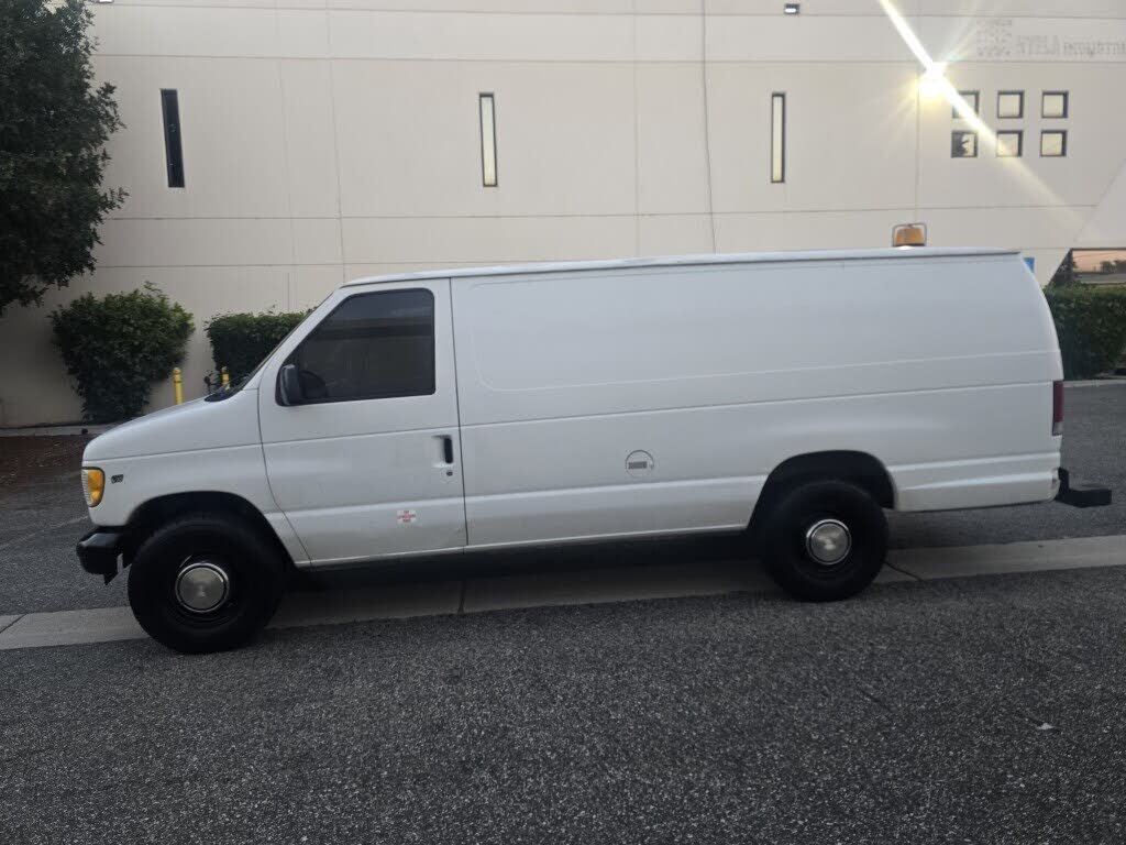2002 FORD E-350