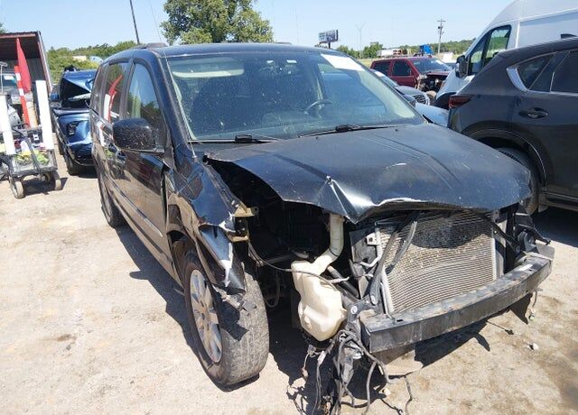 2016 CHRYSLER Town and Country