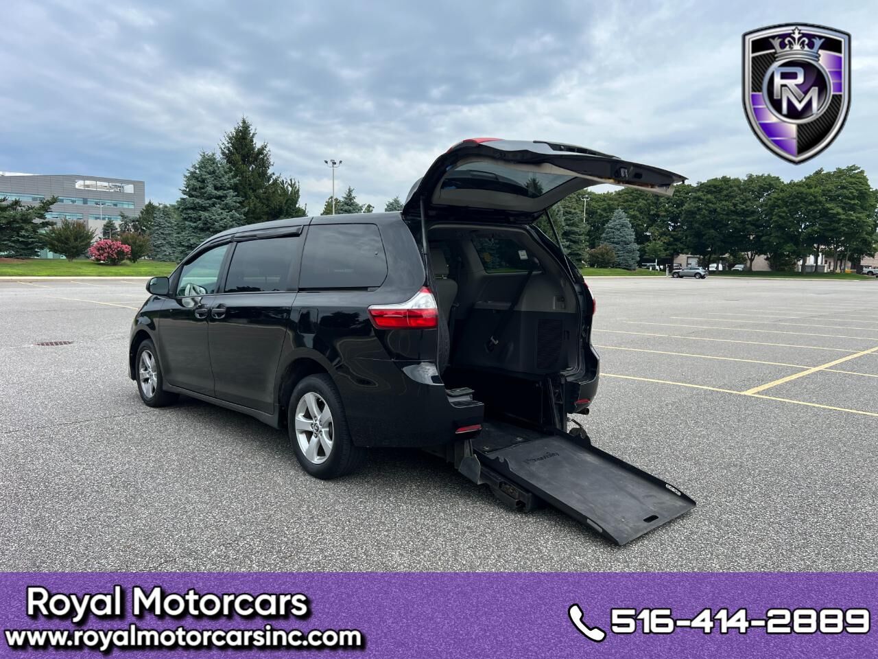 2019 TOYOTA Sienna