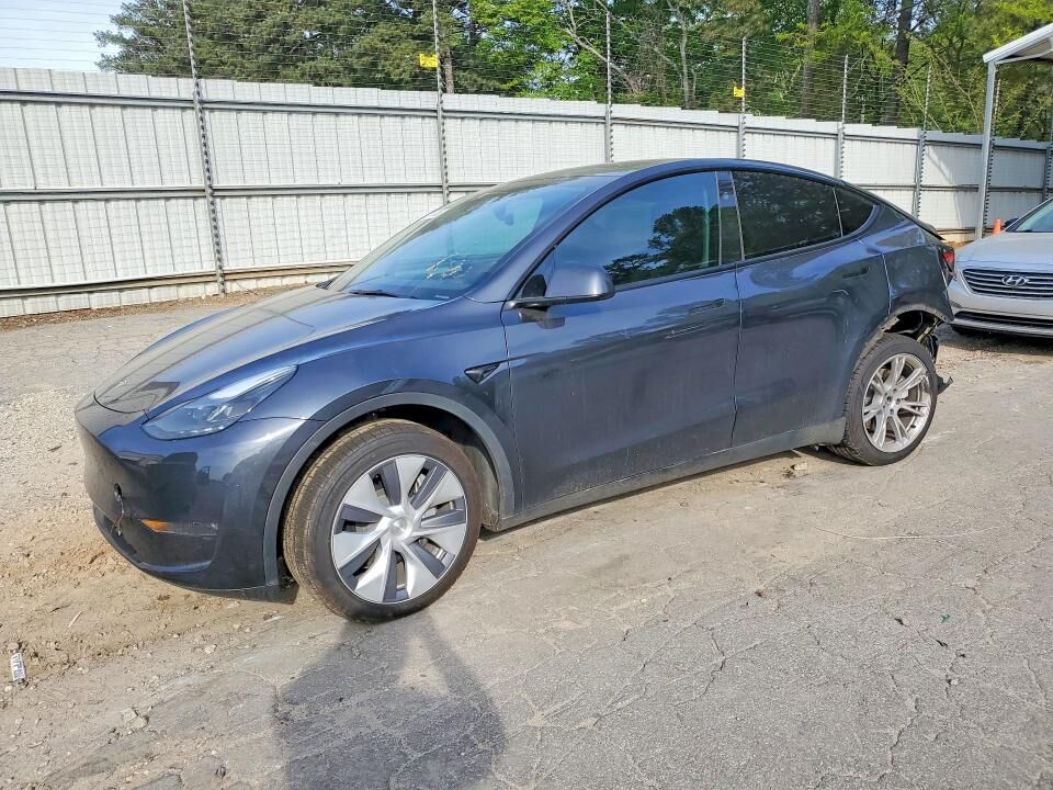 2024 TESLA Model Y