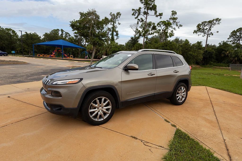 2018 JEEP Cherokee