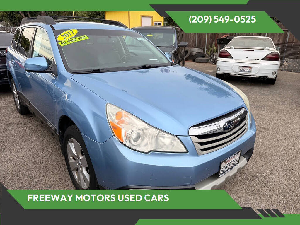 2012 SUBARU Outback