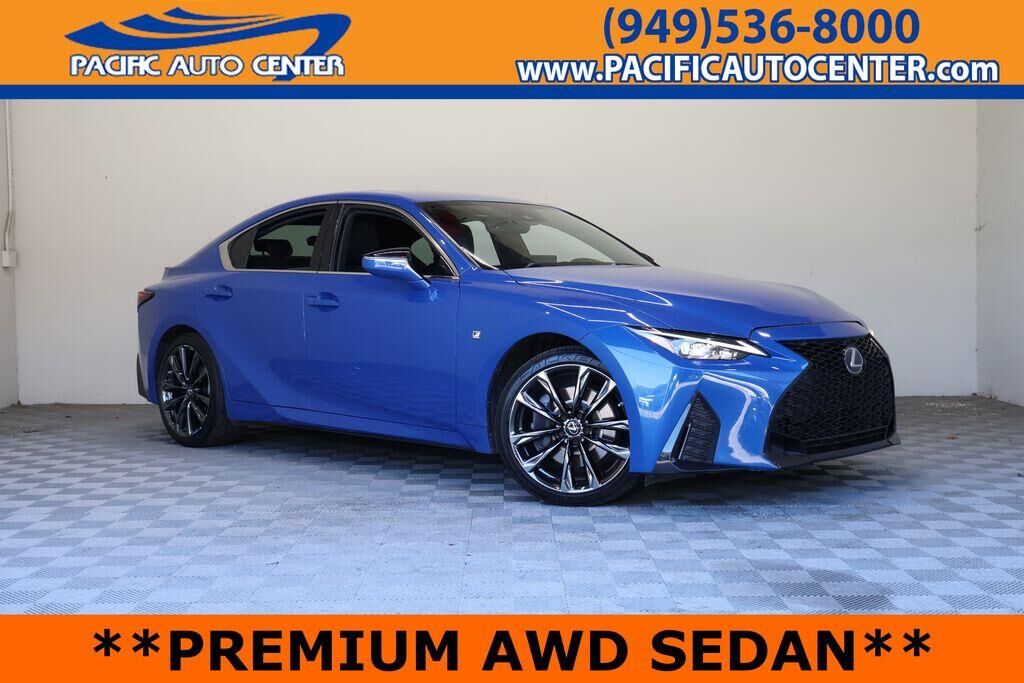 2021 LEXUS IS
