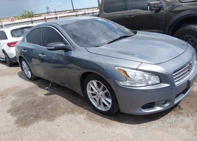 2010 NISSAN Maxima