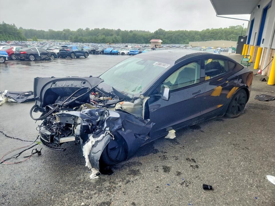 2024 TESLA Model 3